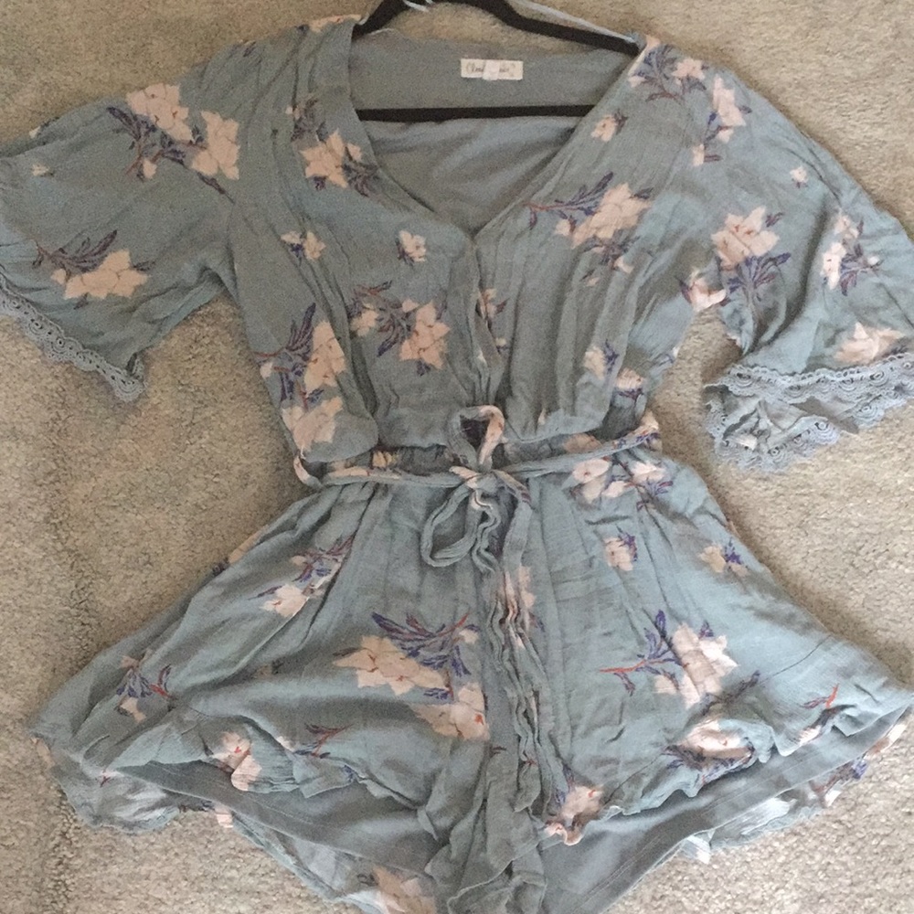 Ruffle short romper with belt